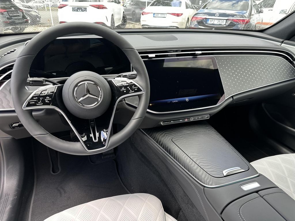 Mercedes-Benz E 220 d 4MATIC (foto 9)