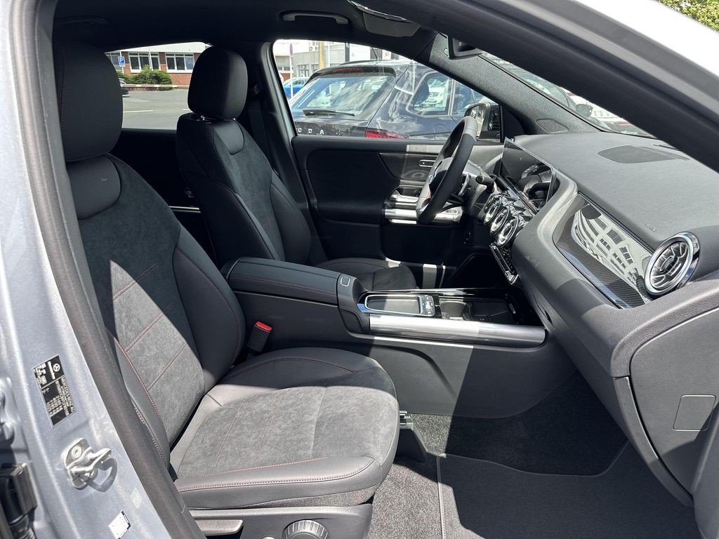 Mercedes-Benz GLA 200 d AMG Style Edition (foto 11)