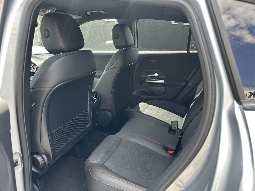 Mercedes-Benz GLA 200 d AMG Style Edition (foto 13)
