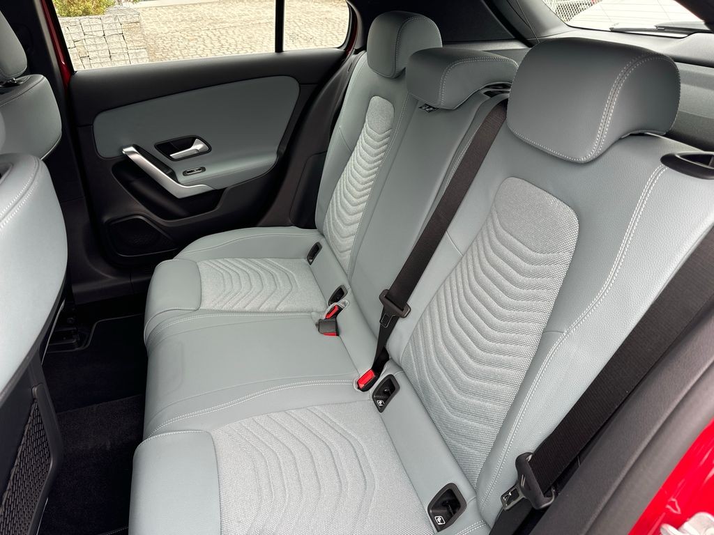 Mercedes-Benz A 180 180 PROGRESSIVE (foto 13)