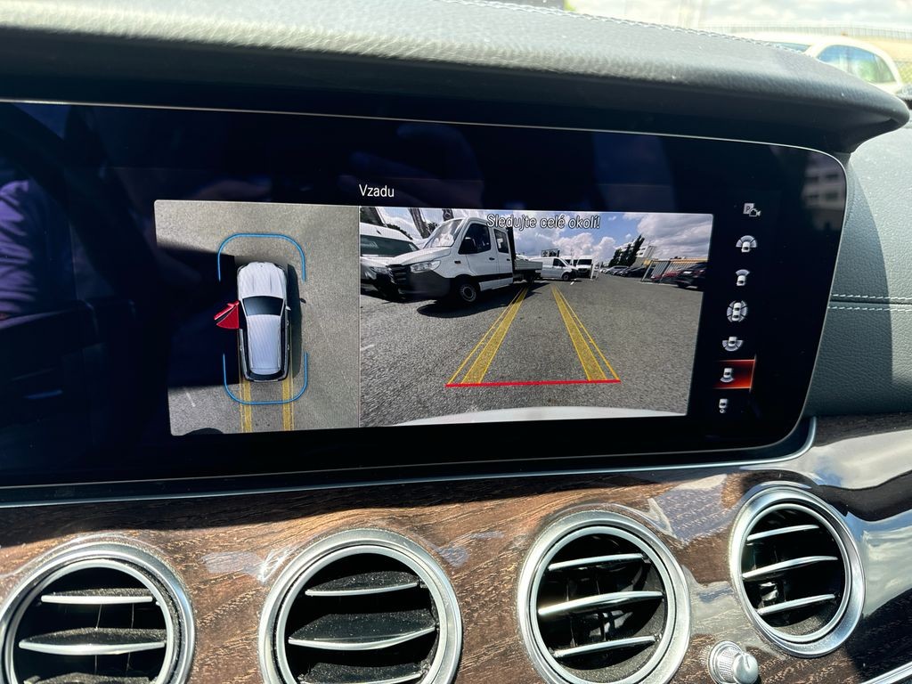 Mercedes-Benz E 300 AMG paket 300de 4MATIC (foto 17)