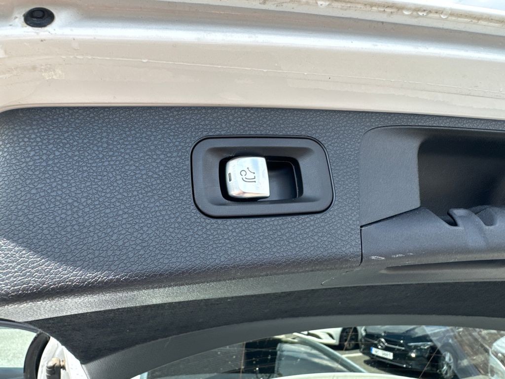 Mercedes-Benz E 300 AMG paket 300de 4MATIC (foto 19)