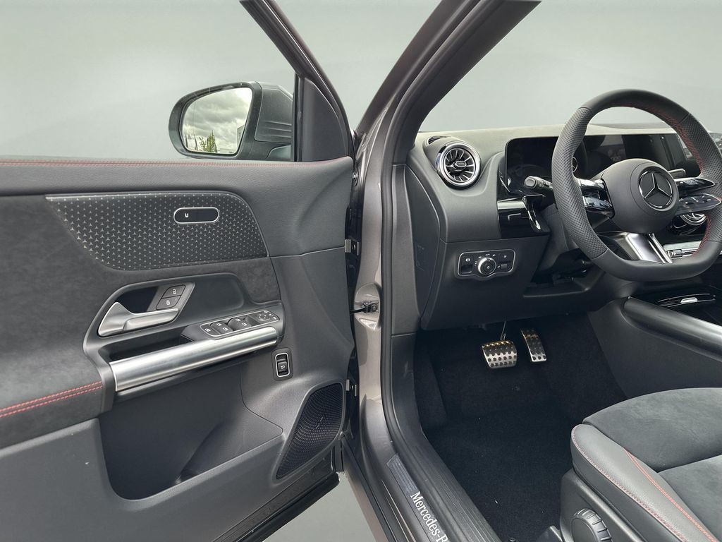 Mercedes-Benz GLA 200 d 4MATIC AMG Style Edition (foto 12)