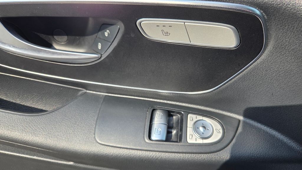 Mercedes-Benz Vito 124CDI/L Select 4x4 (foto 13)