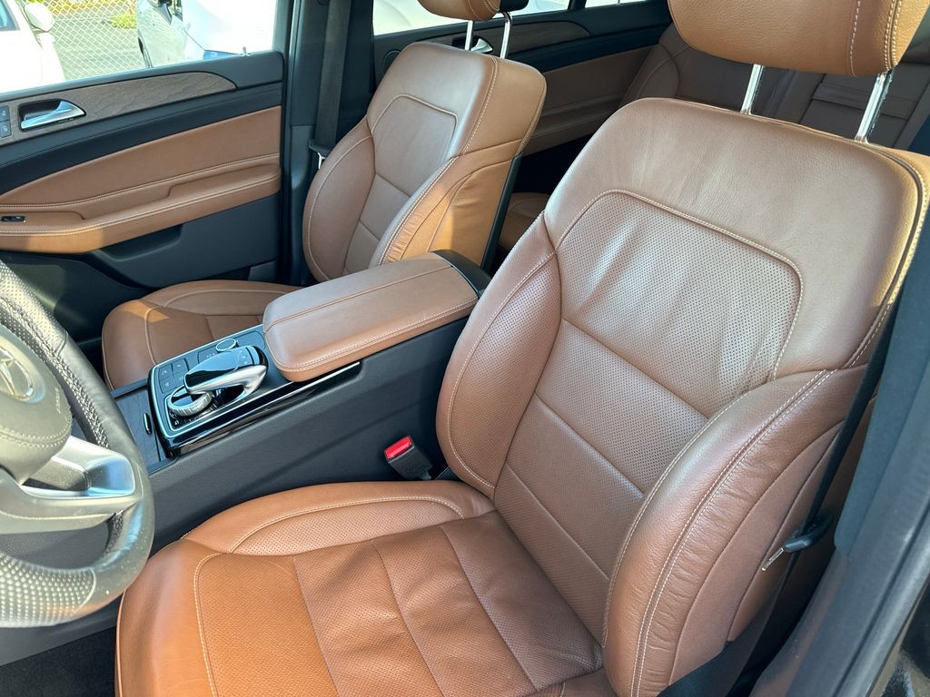 Mercedes-Benz GLS 350 (foto 12)