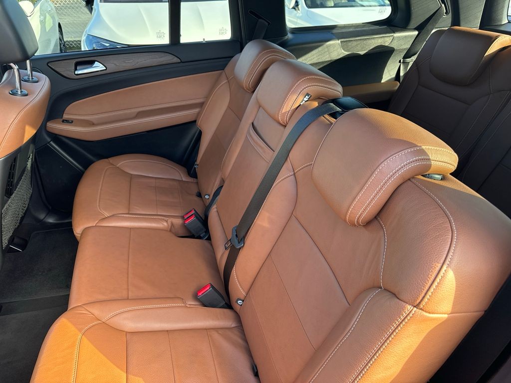 Mercedes-Benz GLS 350 (foto 13)