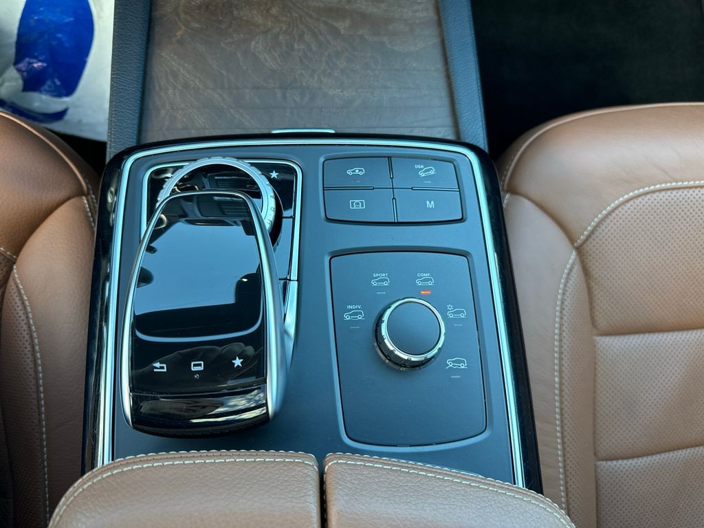 Mercedes-Benz GLS 350 (foto 14)