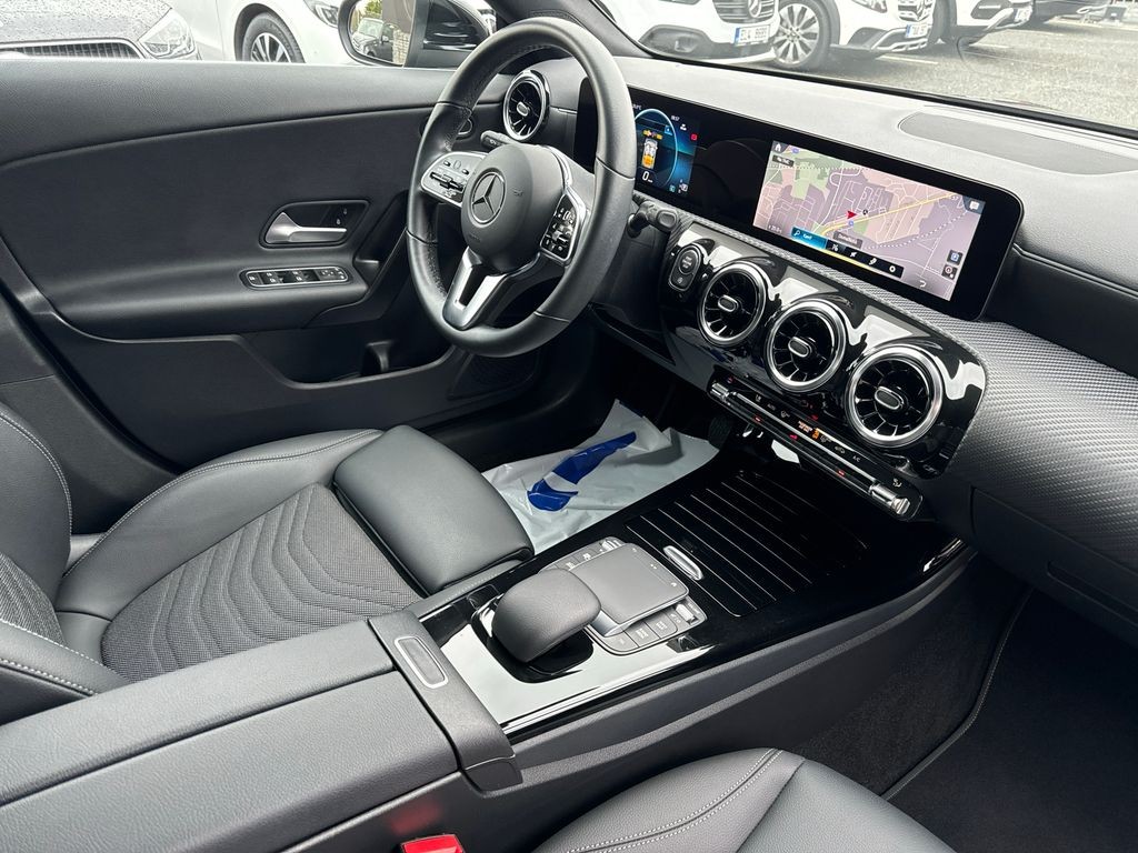 Mercedes-Benz CLA 200 200d SB Style (foto 16)